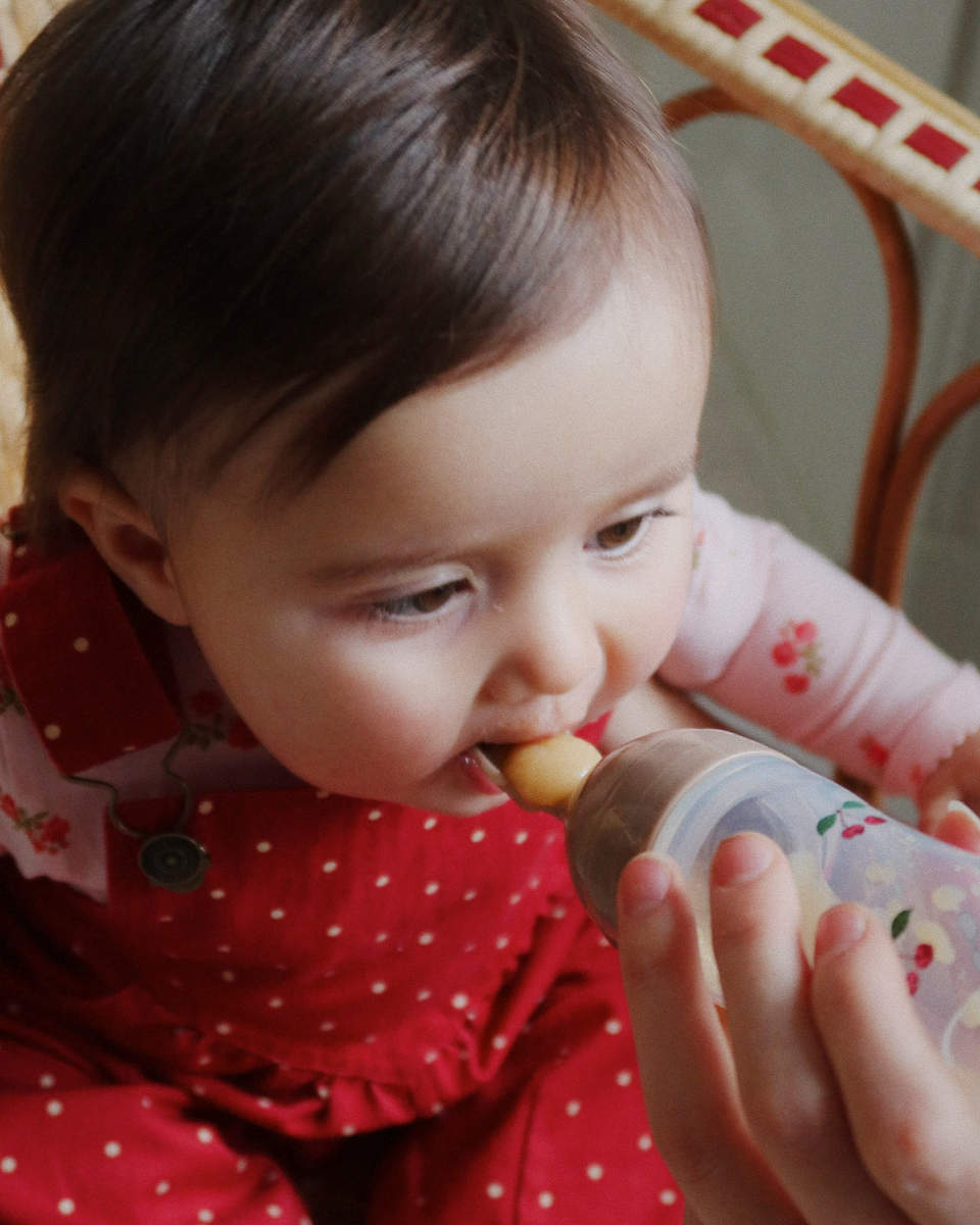 Konges Sløjd Baby Fütterset mit Quetschflasche & Löffel