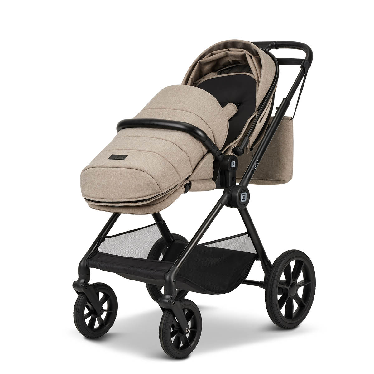 Moon Clicc Pram with Carrycot incl. accessories Collection 2024