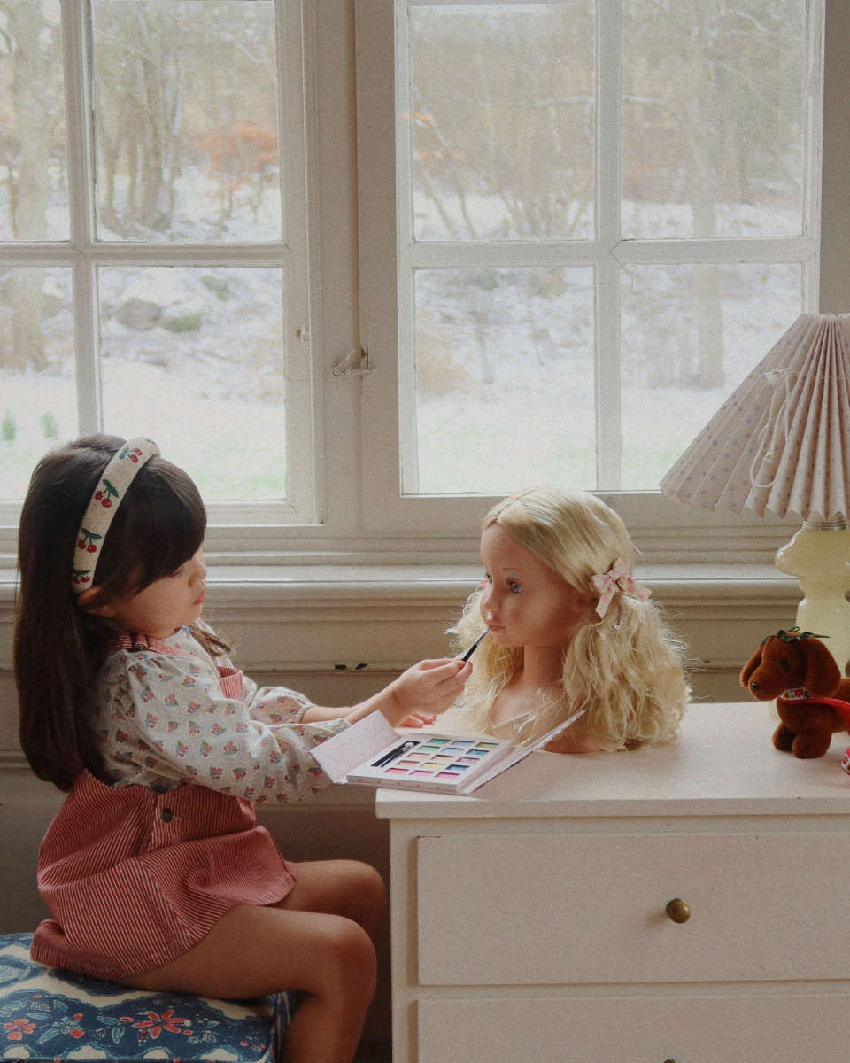 Konges Sløjd Lili Make-Up Salon incl. Doll and Accessories