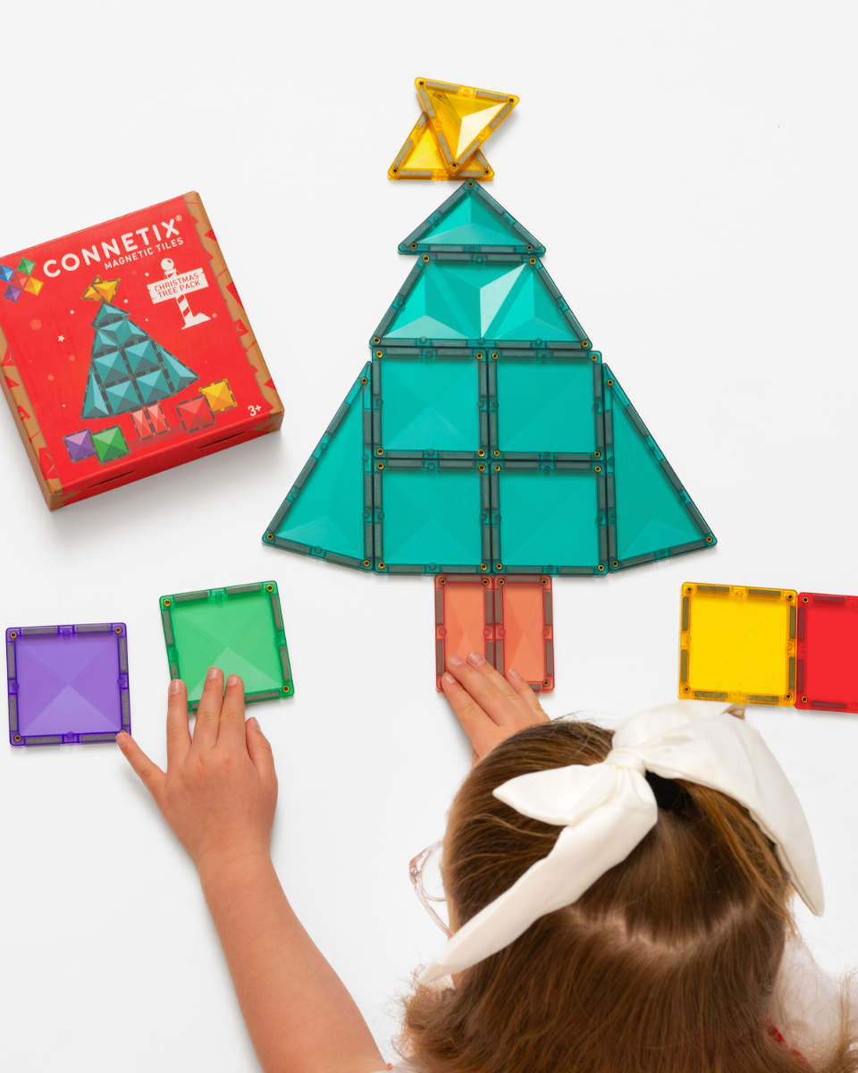 Connetix Magnetic Tiles Christmas Tree Set – 16 Pieces