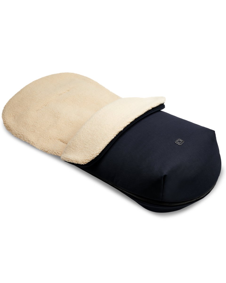 Moon Premium Footmuff (with removable teddy fur)