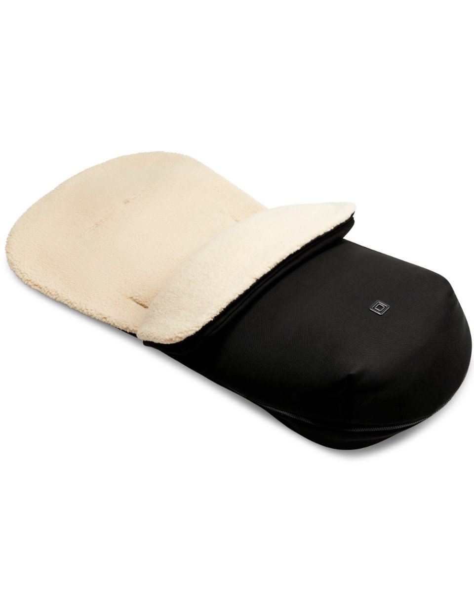 Moon Premium Footmuff (with removable teddy fur)