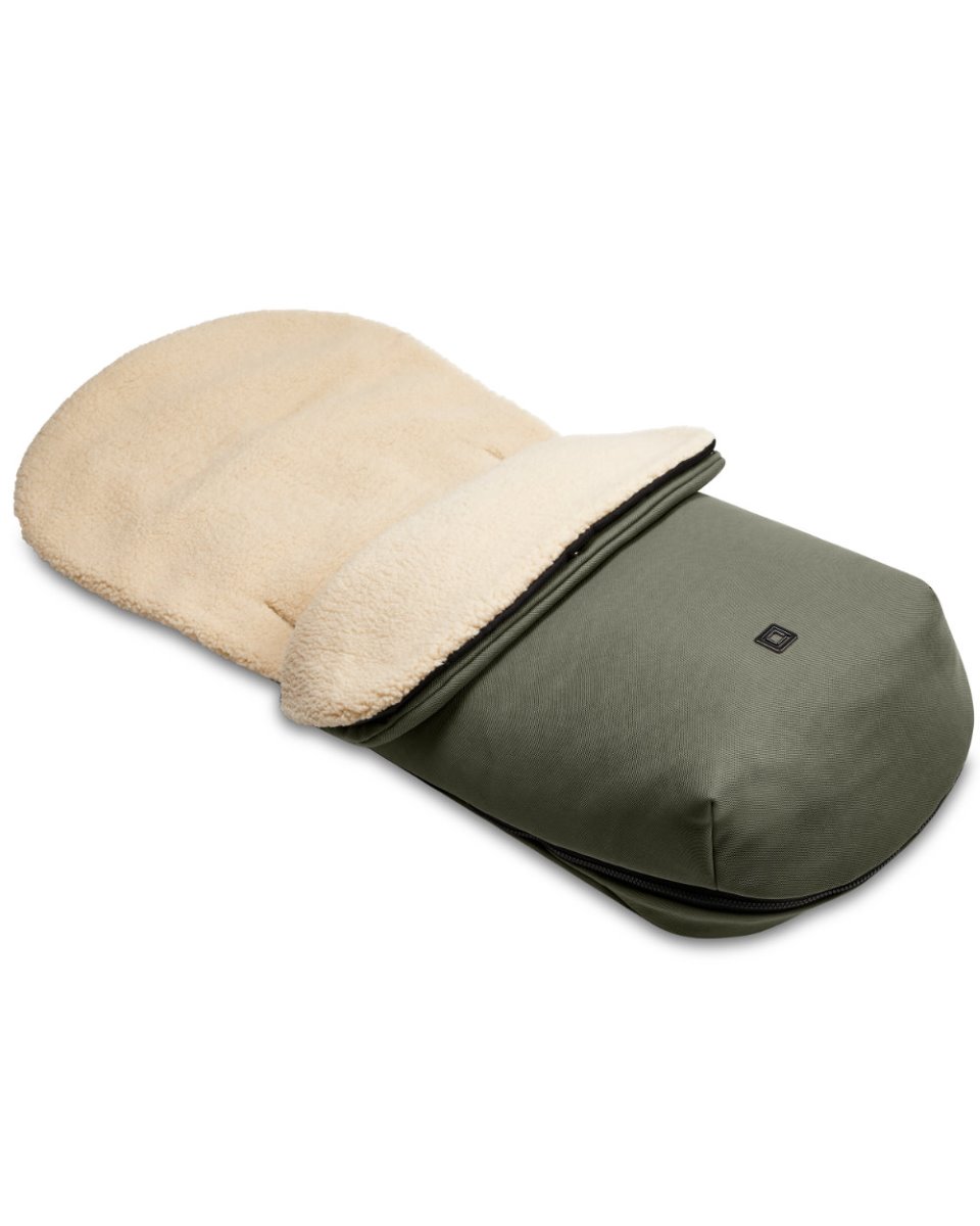 Moon Premium Footmuff (with removable teddy fur)