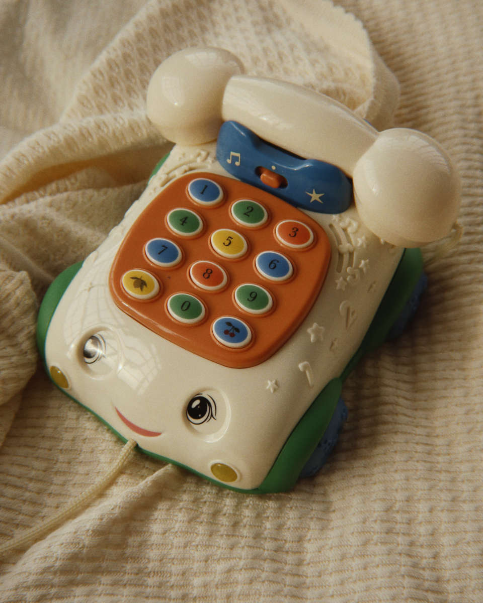Konges Sløjd Pull-Along Toy Phone – with Light & Sound
