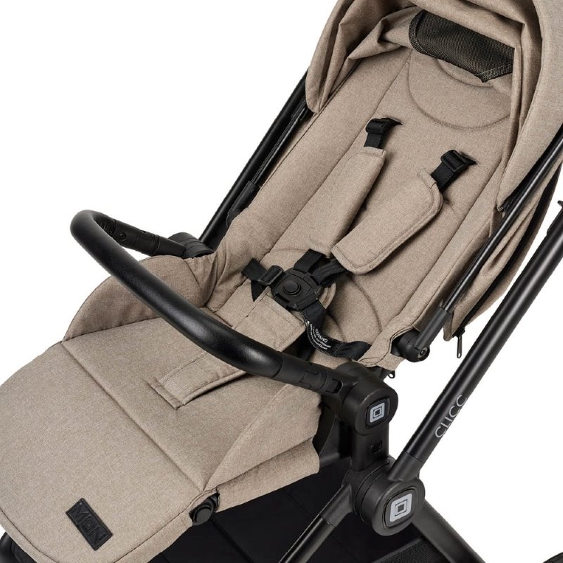 Moon Clicc Pram with Carrycot incl. accessories Collection 2024