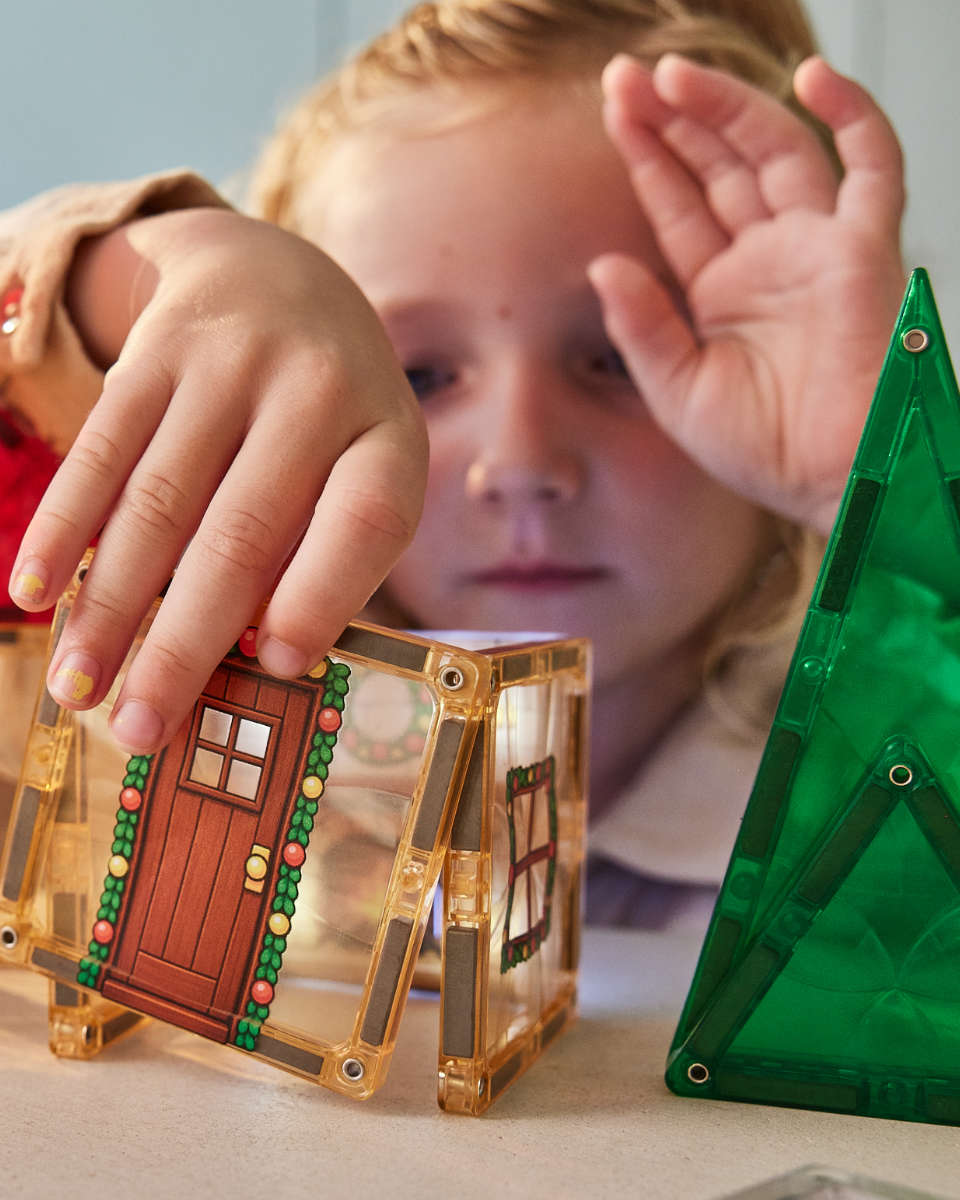 Cleverclixx Weihnachtsdorf Adventskalender Magnetbausteine mit Licht, 46 Teile