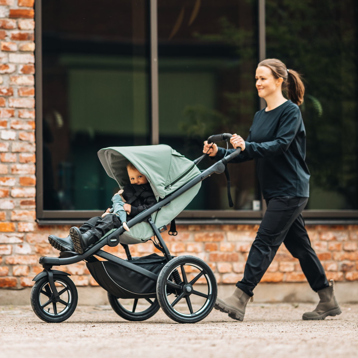 Thule Urban Glide 3 Kinderwagen Set 3 in 1 inkl. Nuna Arra Flex i-Size Babyschale
