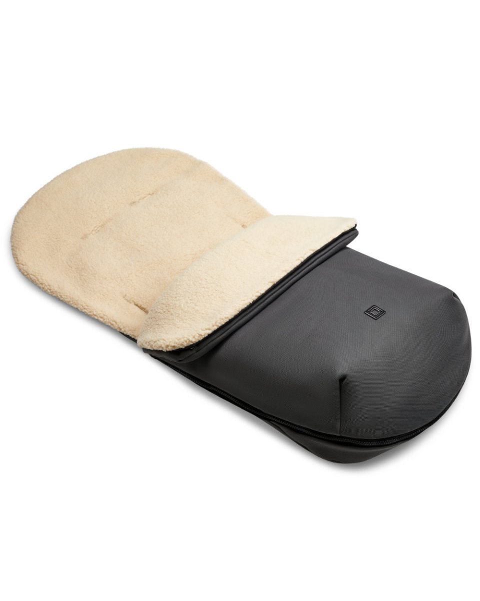 Moon Premium Footmuff (with removable teddy fur)