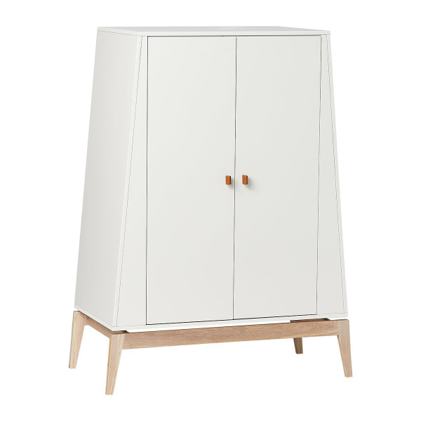 Leander Luna wardrobe