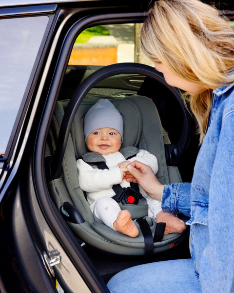 BeSafe Go Beyond2 i-Size Infant Car Seat